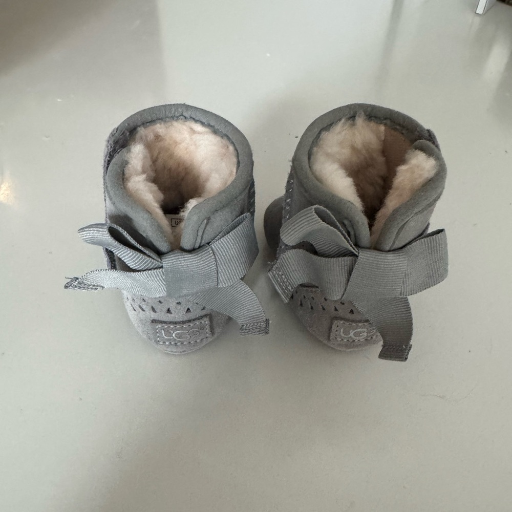 Cozy Gray UGG Infant Booties Size 0/1 - Picture 4 of 5